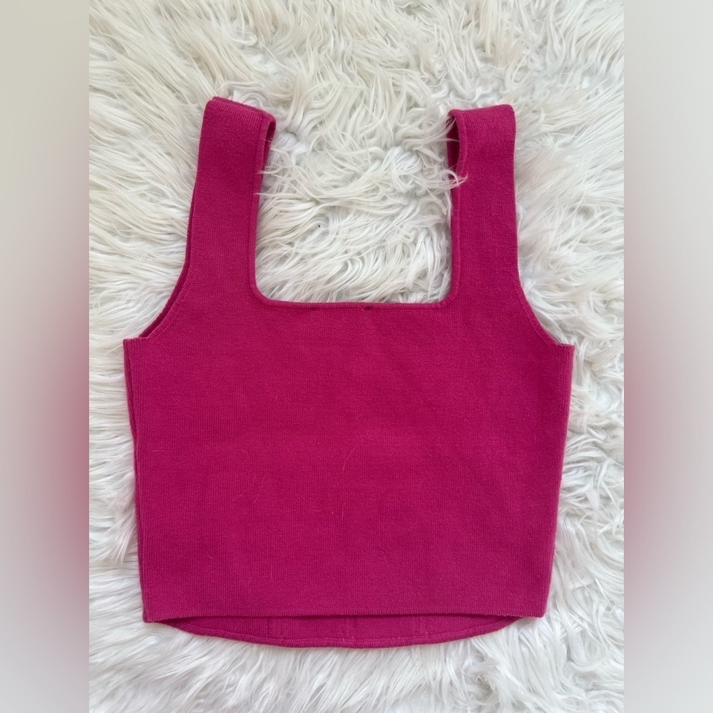 Knit Cropped Tank - Picture 3 of 5